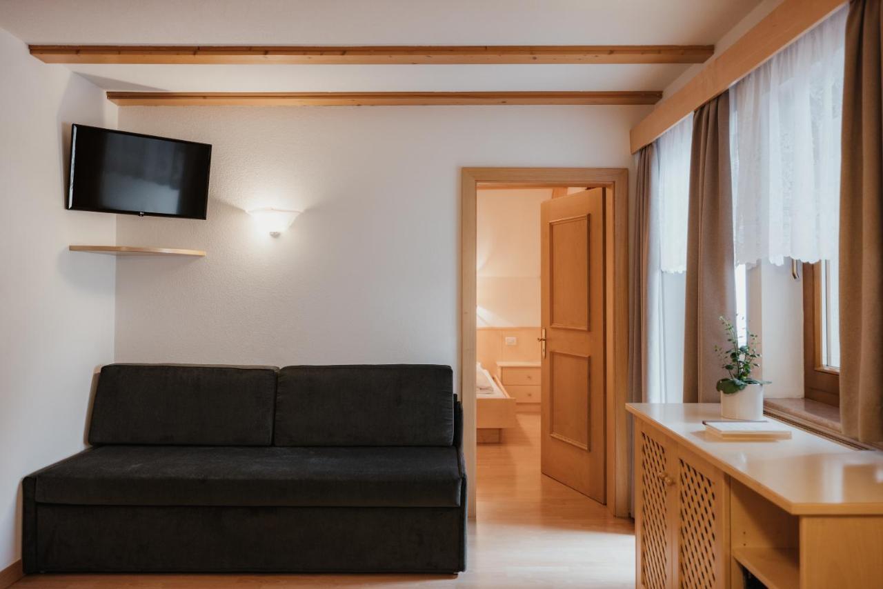 Residence Chalet Pinis Corvara In Badia Exterior foto